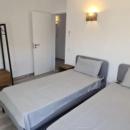 Garden - 22 Guests - 2 Pools