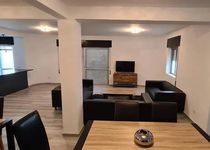 Garden - 22 Guests - 2 Pools * 阿尔布费拉