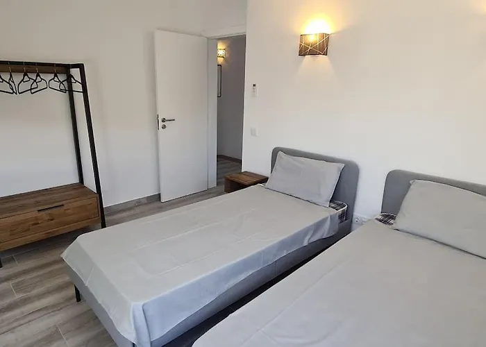 Garden - 22 Guests - 2 Pools