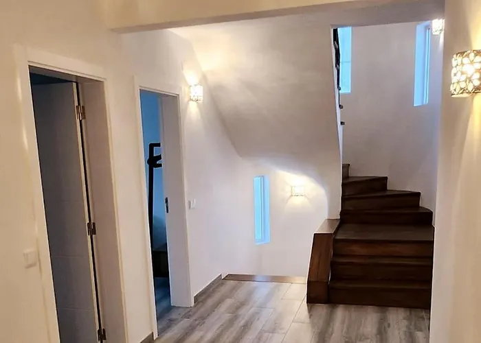 Garden - 22 Guests - 2 Pools 别墅